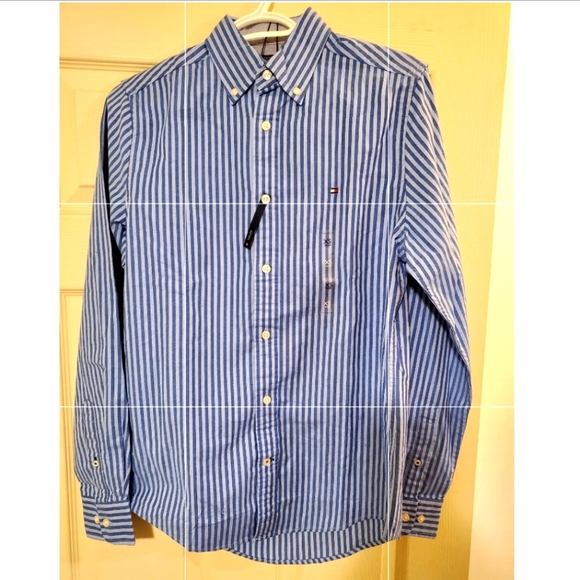 (SOLD) Tommy Hilfiger Men's Casual Dress Shirt - Picture 1 of 4